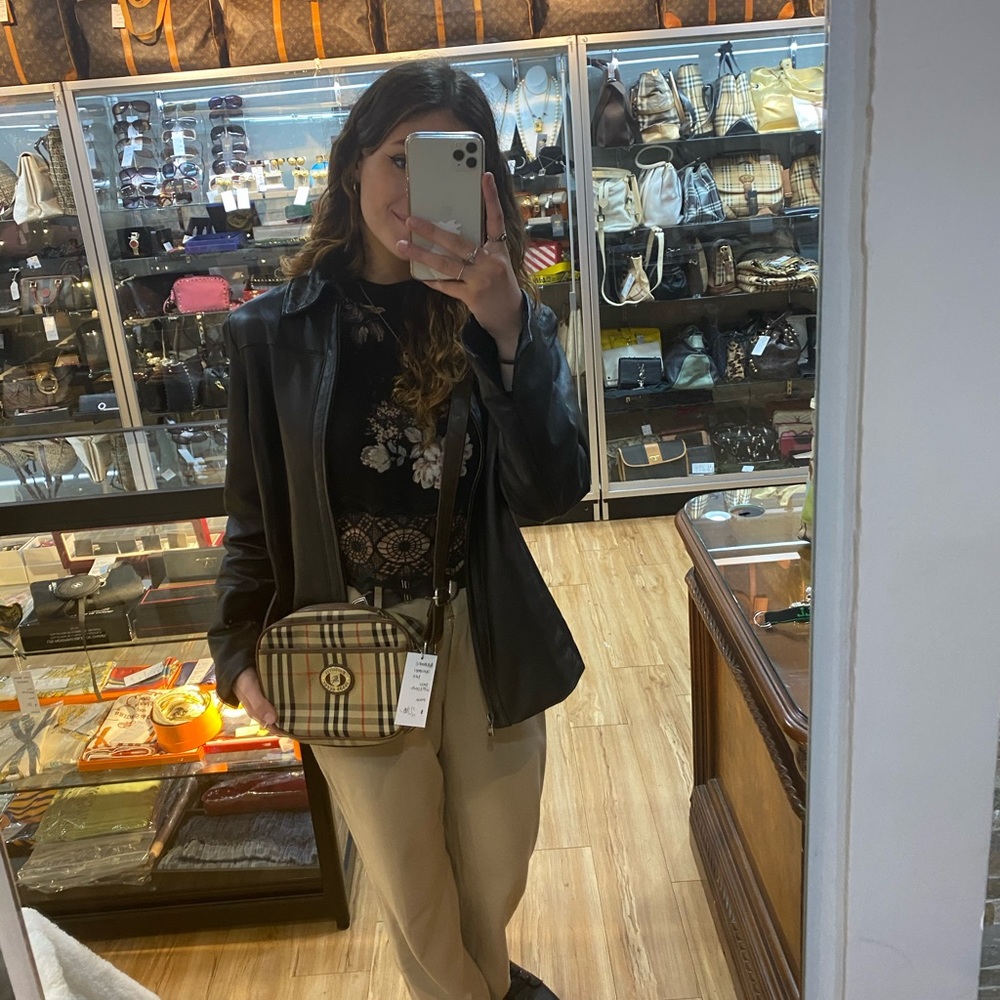 ❤️‍🔥SOLD❤️‍🔥Burberrys Crossbody bag - Picture 12 of 12